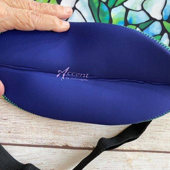 ACCENT BY RAIN CAPER LUNCH TOTE IN TIFFANY FIELD OF LILIES - Picture 6 of 6